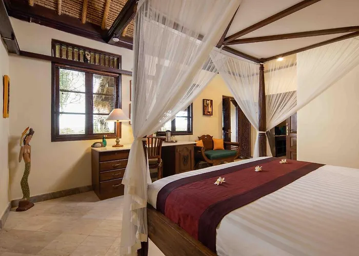 Alam Anda Ocean Front & Dive Resort 4*