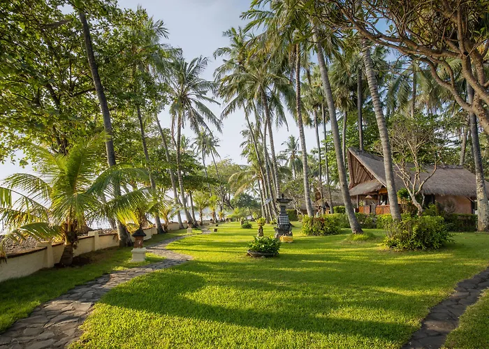 Alam Anda Ocean Front & Dive منتجع 4*