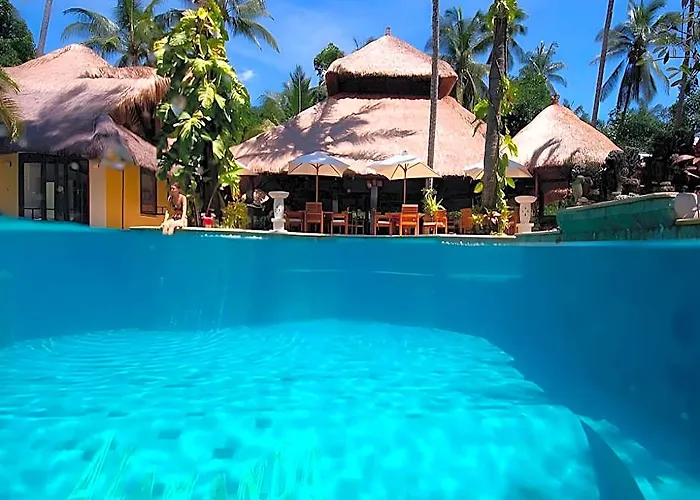 Alam Anda Ocean Front & Dive Resort 4*